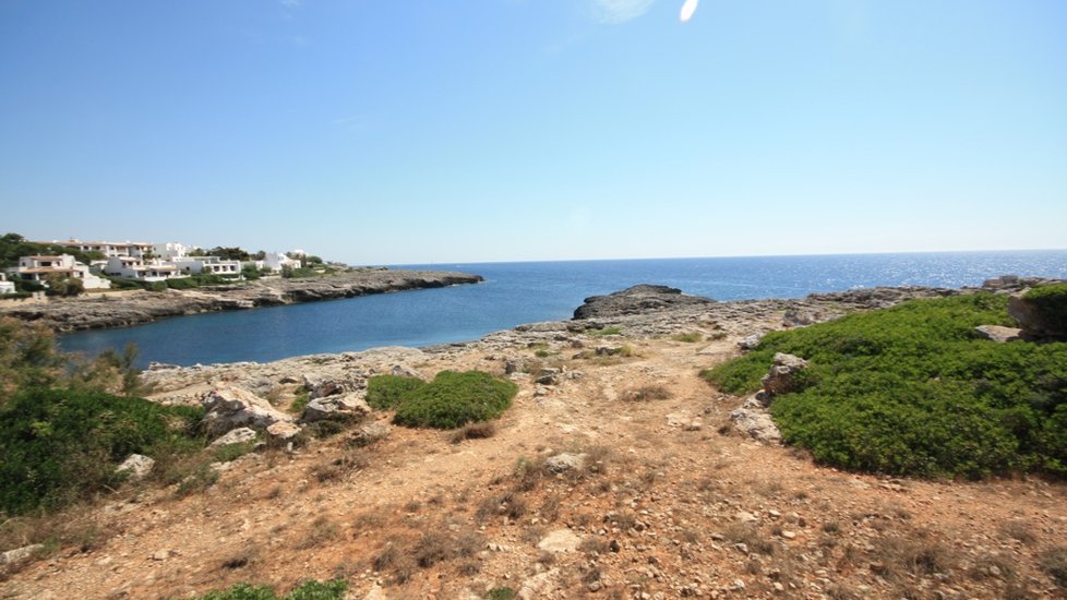 Stunning plot in the front line, in Cala Egos (Cala d'Or), Mallorca.