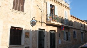 Casa adosada de pueblo de dos plantas en Santanyí, Mallorca.